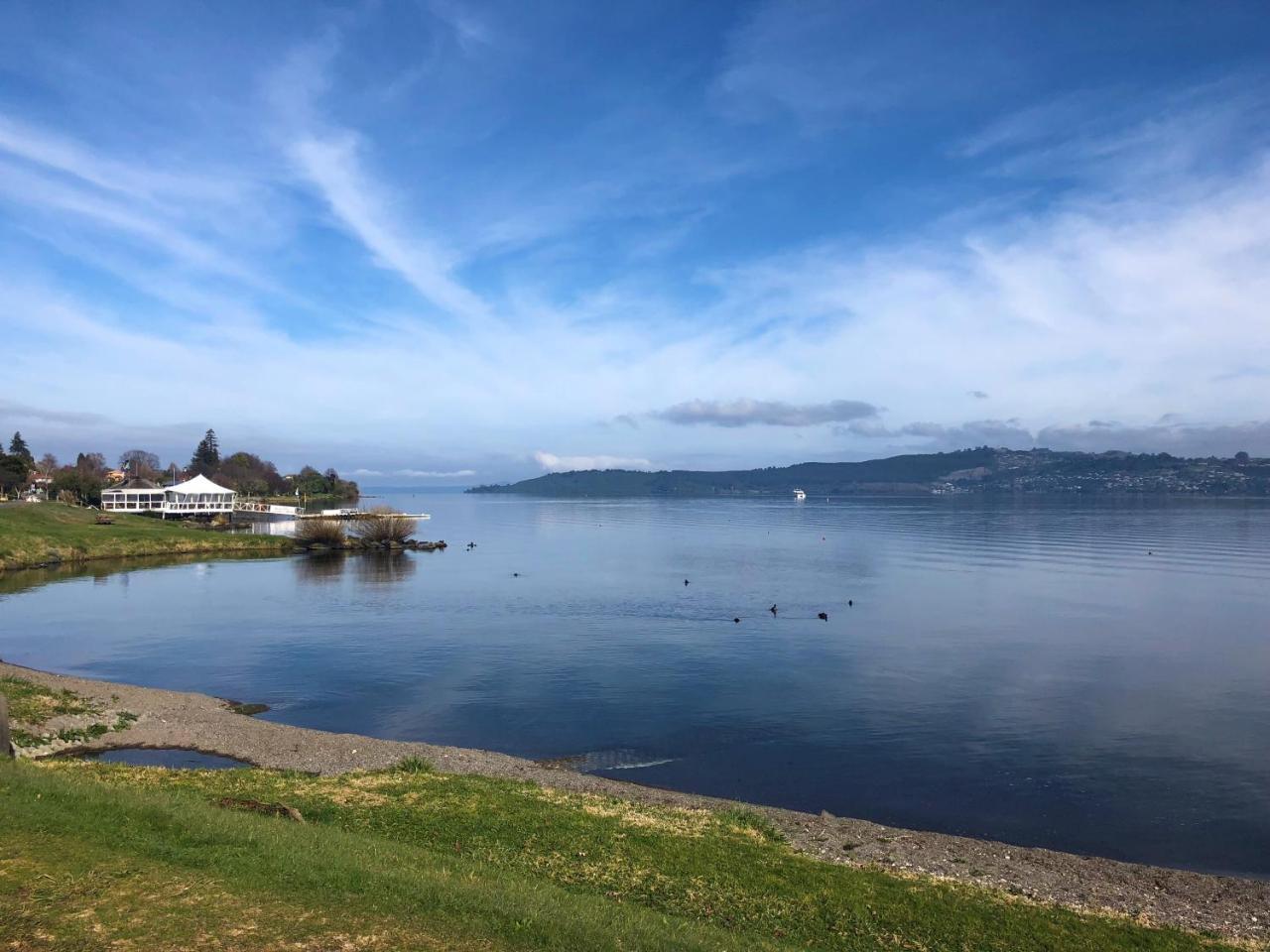 Affordable One Bedroom Apartment Lake Taupo C4 ภายนอก รูปภาพ